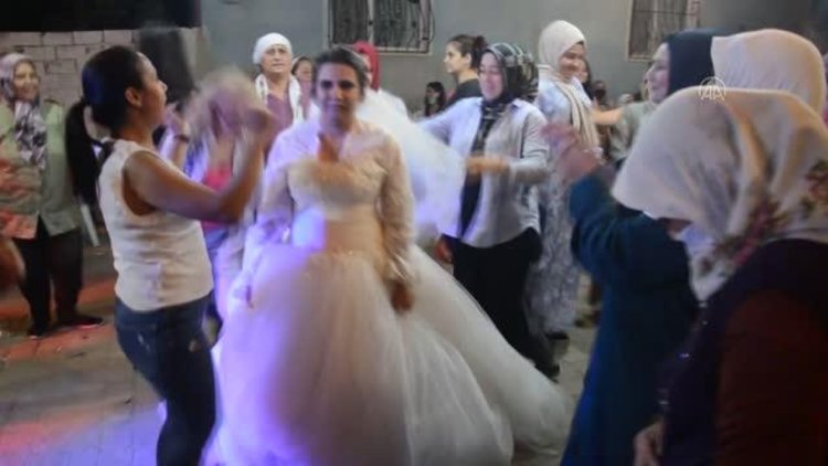 Zihinsel engelli Gamze'nin gelinlik hayali gerçek oldu