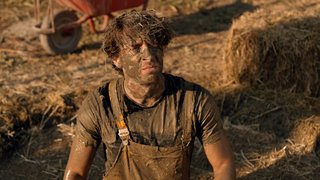 Aşkı için başına gelen her çileyi çekmeye hazır olan Adam kerpiçten fırın yapmak için durmaksızın çalışıyor.