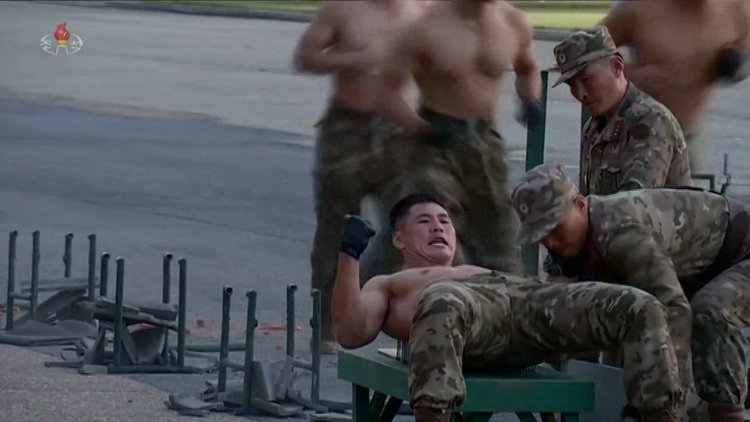 Kuzey Kore'de olay yaratan şov!