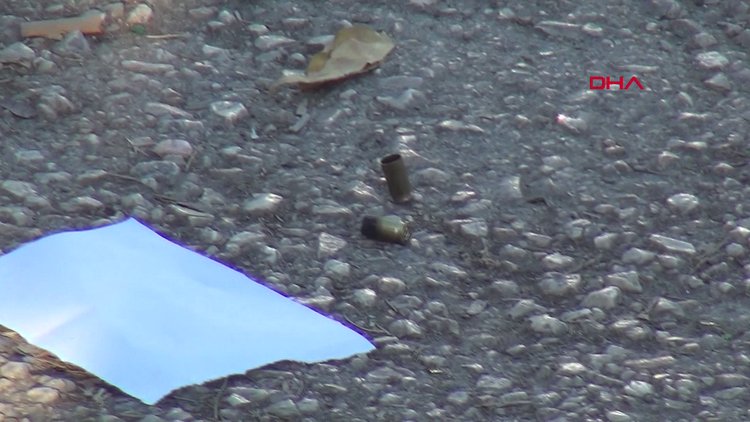 Eski eşini işe giderken bacaklarından vurdu