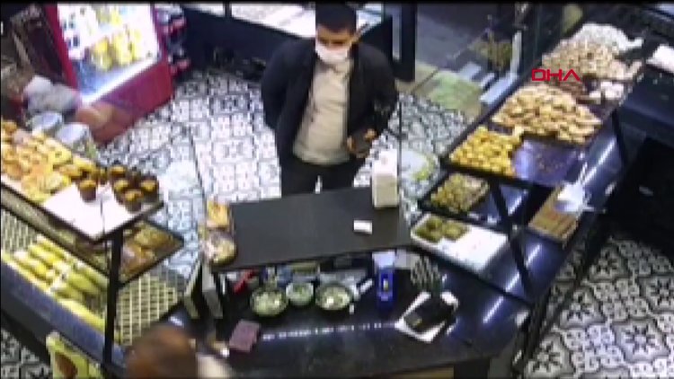 Esenyurt'taki telefon hırsızlığı kamerada