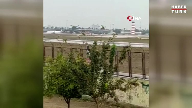 Adana Havalimanı'nda bir grup, piste inen uçağın önüne çıktı; çok sayıda gözaltı var