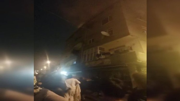 Zeytinburnu'nda bir evde yangın çıktı: Çatı katından atlayan 3 kişi ağır yaralandı