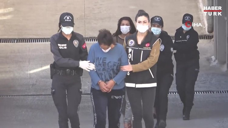 Torbacı kadından basın mensubuna ilginç tepki: “Beni güzel çekin”
