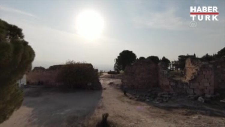 Pamukkale, sonbaharda da turistleri cezbediyor