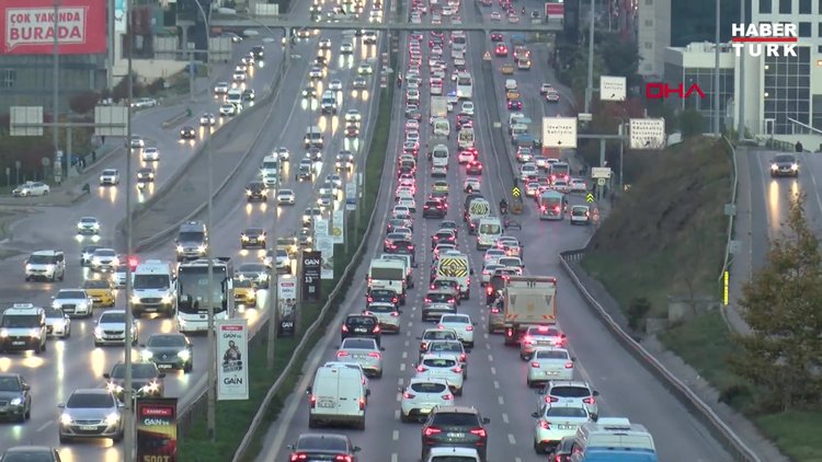 Haftanın ilk iş gününde trafik yoğunluğu