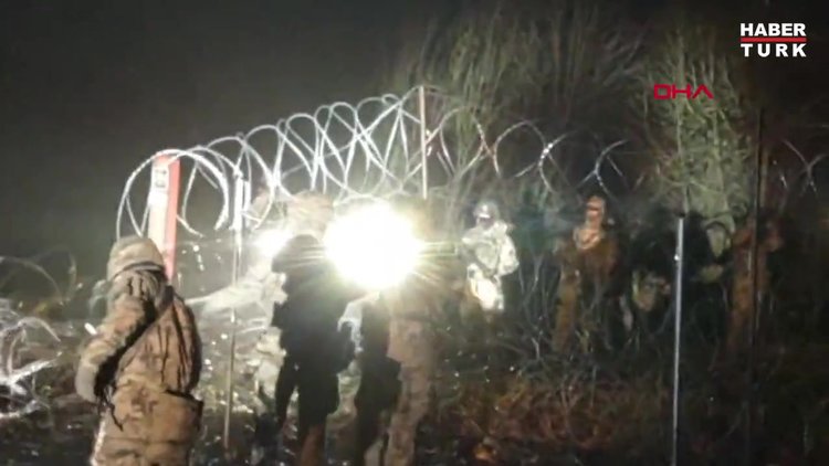 Polonya'da Belarus'a suçlama: Dikenli tellere zarar veriyor