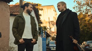 Leyla tarafından sınava tabi tutulan Efe’ye gelen esrarengiz bir mesaj Kartal’ı tam da düğün gününde şoka uğratır.