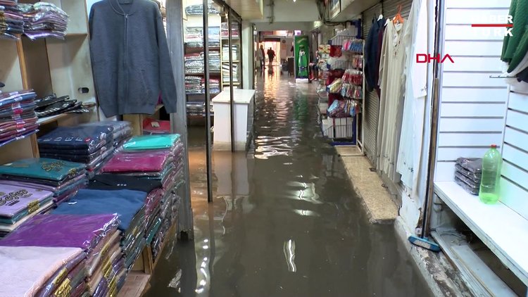KEMERALTI'NDA ŞİDDETLİ YAĞIŞ SU BASKINLARINA NEDEN OLDU