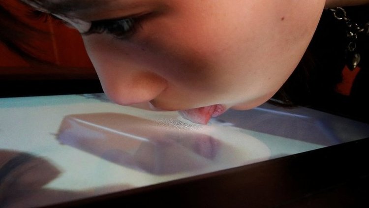 Japon profesör 'yalanabilir' ekran geliştirdi