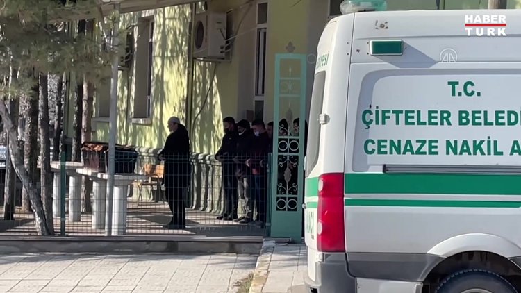 Alkol zehirlenmesi şüphesiyle tedavi altına alınan kişi öldü