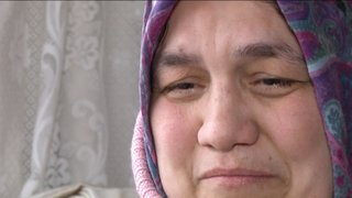 Henüz 14 günlükken yurda vermek zorunda kaldığı kızını 21 yıl sonra buldu ancak sarılamadı...