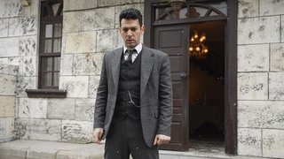 Aziz ve Galip’in karşı karşıya gelmelerinin yarattığı kaos, tüm ilişkilerin yeniden çıkmaza girmesine sebep olur.