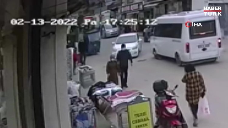 Bursa'da acemi sürücü yayaların arasına böyle daldı...