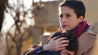 Kaan’ın yokluğu ile yaşamayı öğrenmeye çalıştıkları sırada kızlarını ihmal ettiklerini fark etmeyen Melike ve İlyas ...