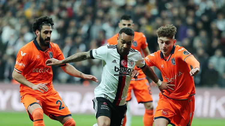 Beşiktaş: 2 Başakşehir: 2 | MAÇIN KARELERİ