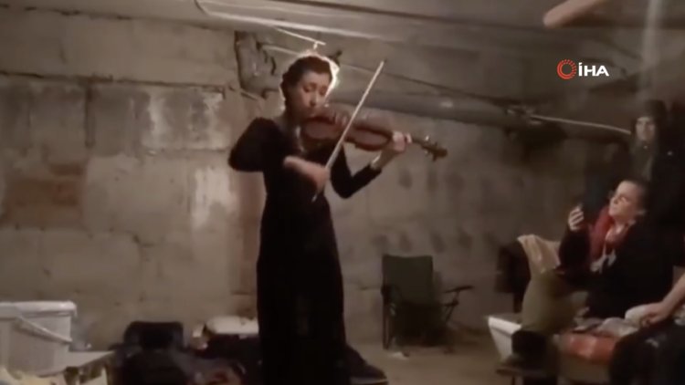 Bomba yağarken sığınakta keman çaldı