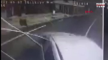 Beykoz'da İETT otobüsünün 4 araca çarptığı kaza kamerada