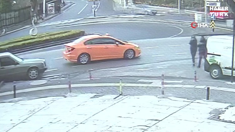 Taksici ve yolcuların tekme tokat kavgası kamerada