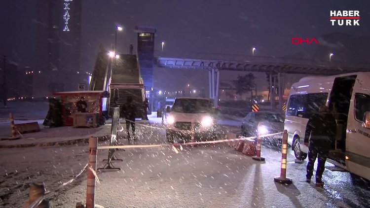 Beylikdüzü yoğun kar yağışının etkisi altında