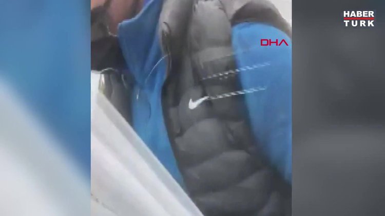 20 LİRAYI BEĞENMEDİ, GELİN ARACININ ÜZERİNDE YOLCULUK YAPTI