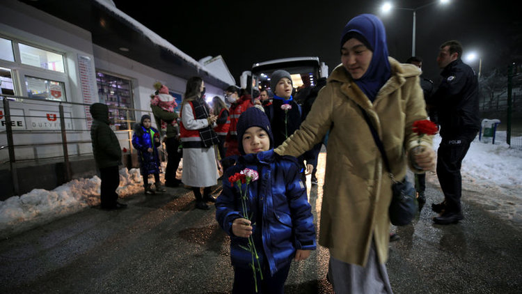 Ukrayna'daki Türkler 1000 kilometrelik güzergahta iki operasyonla tahliye edildi