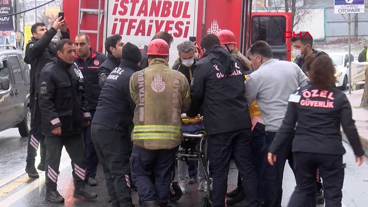 Üst geçitten düştü, ilk müdahaleyi yoldan geçen doktor yaptı