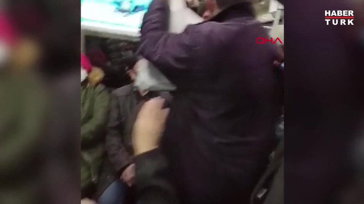 Tramvayda 'yol verme' kavgası