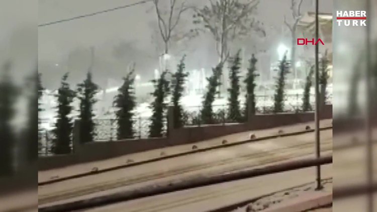 Buzlu yollarda sürücülerin çilesi kamerada