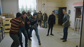 İlyas, Tuğrul'a saldırıyor!