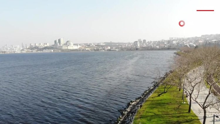 Küçükçekmece Gölü'nde sular çekildi