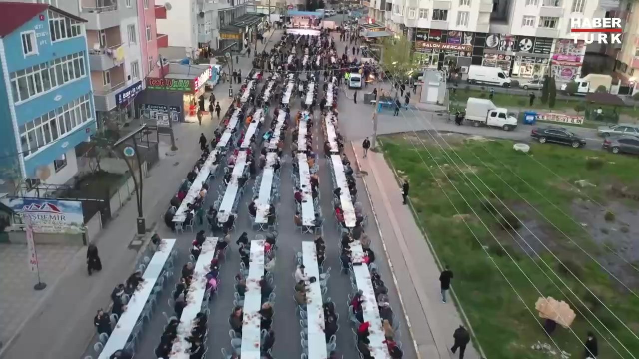 Yaklaşık 3 bin kişi iftar sofrasında buluştu