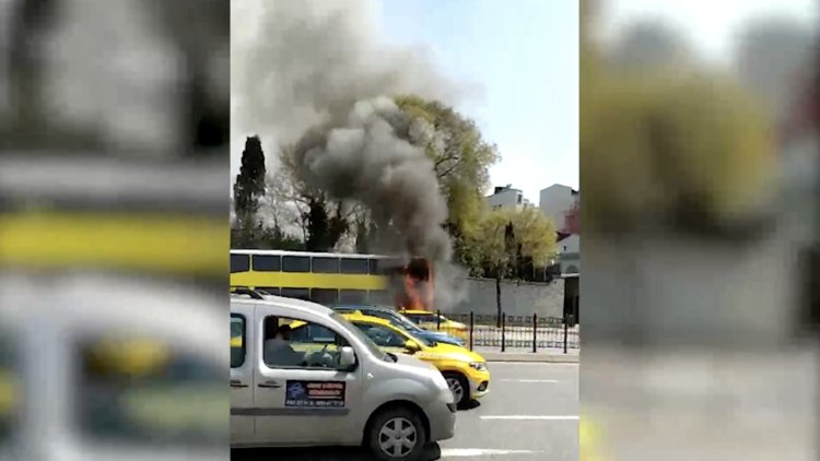 Konsolosluk önünde feci olay! Çift katlı otobüs yandı