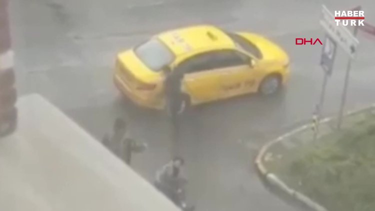 ATAŞEHİR'DE TAKSİ ŞOFÖRÜ KADIN TURİSTİ DARBETTİ