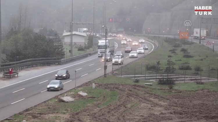 Anadolu Otoyolu'nda bayram trafiği yoğunluğu