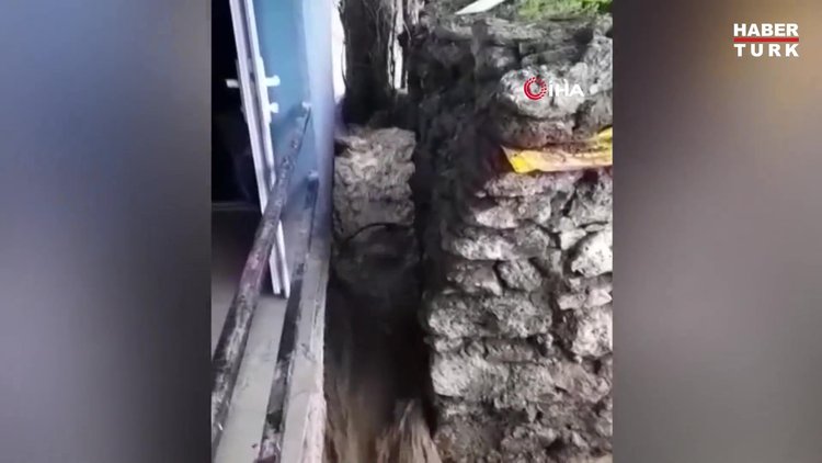 Kars'ta ev ve ahırlar su altında kaldı