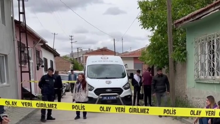 Annesini öldüren 15 yaşındaki çocuk, babasıyla birlikte adliyeye sevk edildi