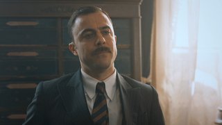 Kenan gücünü kaybetmemek adına Aziz’in kimliğini deşifre etmek için anlaşma yaptı.