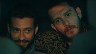 Efe, Kılıç'ın içeride olduğunu Kartal'a söyledi.