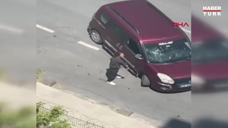 Beylikdüzü'nde kadın sürücü, arabasına çarpan aracı hurdaya çevirdi