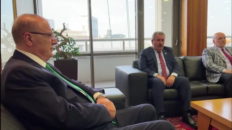 Mustafa Destici Kenan Tekdağ'ı ziyaretinde Kur'an-ı Kerim okudu