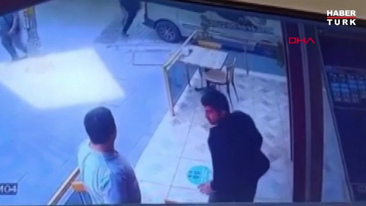 Esenyurt'ta börekçide dehşet: Kulağını kesip kaçtı