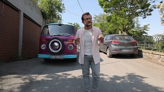 Tahsin Şef, Beykoz’da Serap Canik Keskin’in evine konuk olacak. Mutfaktaki malzemelerle zeytinyağlı yeşil elma, buharda çıtır mantı ve mor sütlaç yapacak. ...