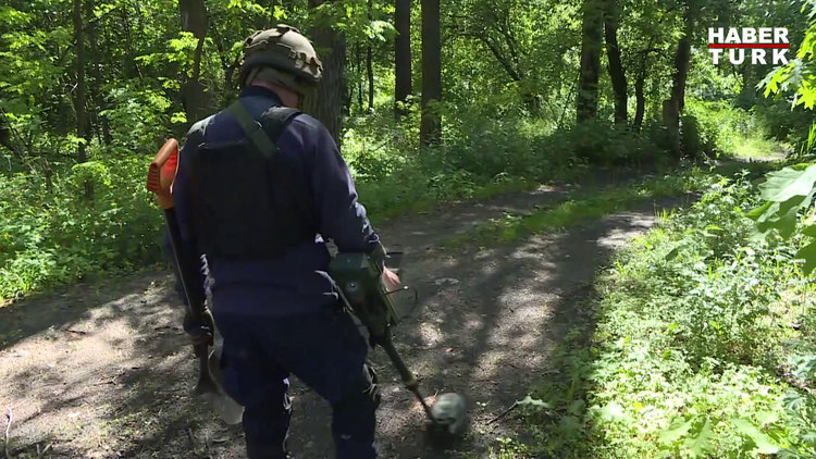 Ukrayna'da mayınlar temizleniyor
