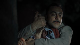 Zehra, Kenan tarafından ağzı kapatılarak kaçırıldı.