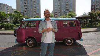 Tahsin Şef, Başakşehir’de Selma Işık’ın evine konuk olacak. Mutfaktaki malzemelerle pembe pancarlı Çerkez tavuğu, ...