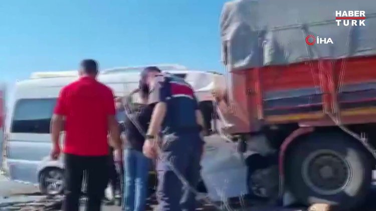 Bursa yolunda feci kaza: 16 yaralı