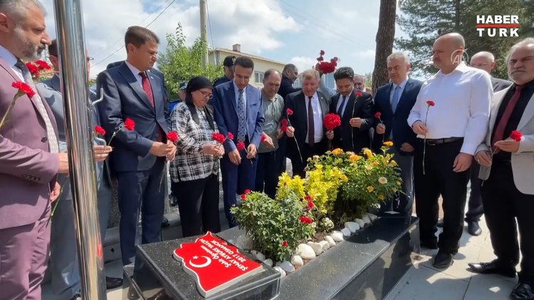 Şehit öğretmen Şenay Aybüke Yalçın, vefatının 5. yılında kabri başında anıldı