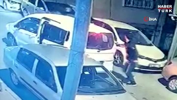 Silahlı saldırı kamerada: Plakasız araçtan inip kurşun yağdırdı