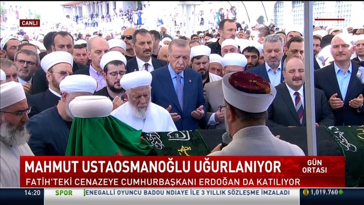 Mahmut Ustaosmanoğlu Fatih Camisi'nden son yolculuğuna uğurlanıyor